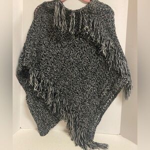 Vintage Express Black and White Knit Poncho/Shaw